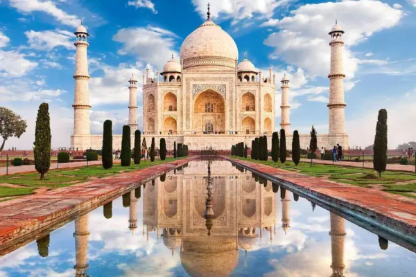Private Taj Mahal Luxury Tour from Delhi by Car – All Inclusive